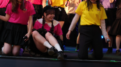 【YouTube】ダンス！学祭のステージでピンクパンツを披露するJDのエロ動画の画像