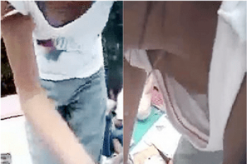 盗撮 のぞき込み【胸元】～「フリマ」で接客中の「ノーブラ」女子～タンクトップの「隙間」から「乳首」＆「ロリ乳」を撮影～！！の画像