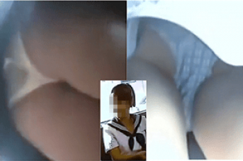 《高画質》盗撮【パンチラ】～階段・電車内で「10代女子」の「ミニスカ」内～ムチピチ「太もも」＆「生パンツ」を隠し撮りの画像