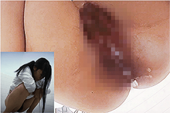 《無◯正》WC内盗撮【女子トイレ】～雑居ビルに「隠しカメラ」を設置～「10代女子」の「ワレメ・オシッコ穴」をドアップ撮影の画像