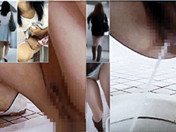 《無○正》盗撮 女子トイレ【放尿マ●コ】~駅のWCに駆け込む「JD・OL」~無毛「ワレメ・穴」「オシッコ」をドアップ撮影の画像