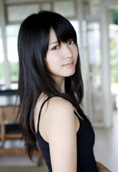 【画像】美人アイドルさん、生えかけの腋毛がインスタに映り込んでしまうwwwの画像