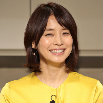 【画像】石田ゆり子さん、ガッキーと星野源の結婚でヤバイ写真を投稿してしまうwwwwの画像