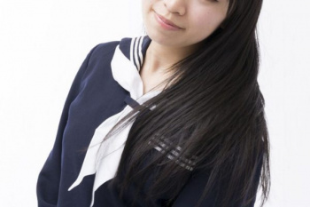 【画像】陰キャJCさん、脱いだら性的な物を装着していたw w w w wの画像