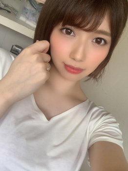 【画像】新人AV女優のフェラが凄まじいと話題にw w w w w wの画像