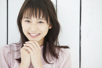【画像】おっぱいを吸わせてくれそうなエチかわJDさん、見つかるwwwwの画像