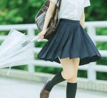 【画像】JKの上履きがとんでもない値段で取引されるwwwの画像