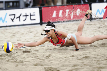 【画像】女子選手、ビキニを着用しないと罰金が発生する模様wwwの画像