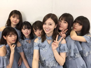 【画像】アイドルさん、日本女性のファッションに影響力がデカすぎるwwwの画像