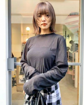 【画像】爆乳まんさん、おっぱいを揺らして走ってしまうwwwの画像