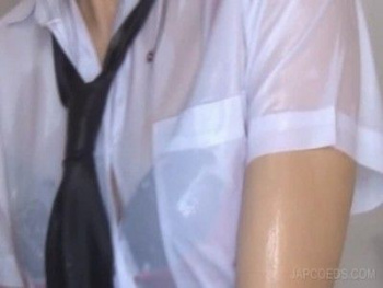 【画像】ＪＫさん、突然の豪雨で下着までびしょ濡れ…の画像