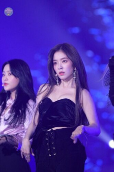 【画像】ワイ氏、KPOPの魚顔美女にガチ恋してしまう…の画像