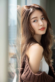 【悲報】こんなレベルの容姿と18才の若さがあってもAV落ちする日本国wwwwwの画像