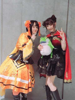 【画像】美人声優さんのお胸今にも飛び出してきそうw w w w wの画像