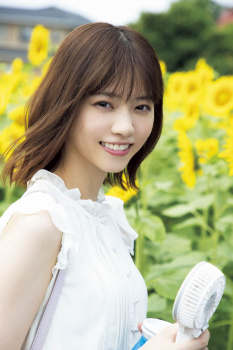 【画像】西野七瀬さん、カルト教団の幹部みたいになってしまうwwwの画像