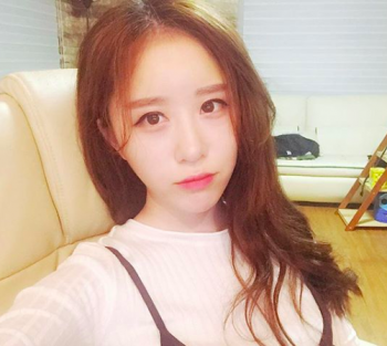 【画像】ユーチューバー女さん、また越えてはいけない一線を越えてしまうwwwwwの画像
