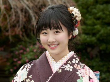 【画像】本田望結、サンタ服を着るもおっぱいだけパツパツｗｗｗｗの画像