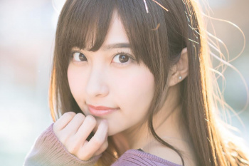 【画像】どっちとヤりたいかで真っ二つに意見が別れそうな美女、見つかるwwwの画像