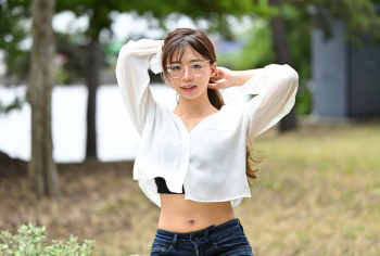 【画像】理想的な地味顔メガネ巨乳の「佐原ゆき」が刺さりまくる！ｗｗｗｗｗの画像