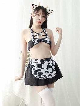 【画像】エチエチ乳牛女さん、牛柄のビキニを着て四つん這いになってしまうｗ ｗ ｗ ｗの画像