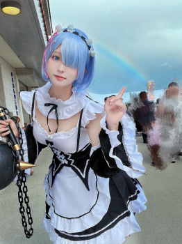 【画像】海外女子、コミケのせいでコスプレ＝エッチな格好と勘違いしてしまうｗｗｗの画像