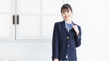 【画像】女子高生「胸のあたり押してください」の画像