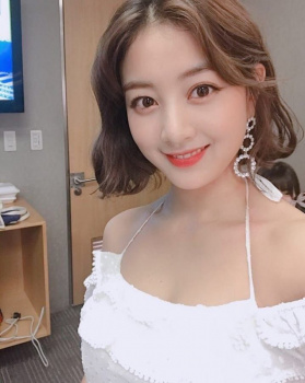 【画像】TWICEの巨乳担当ことジヒョさん、とんでもない写真を公開wwwの画像