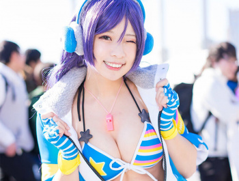 【朗報】♀レイヤー、おっぱいを利用してとんでもないコスプレをするwwwww w wの画像