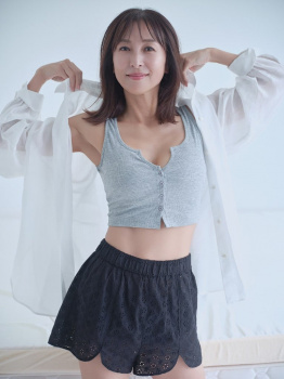 【画像】２６年ぶりに脱いだ美魔女さん、クッソエロいｗｗｗｗｗの画像