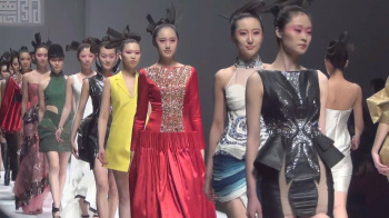  【動画】中国のファッションショー、ほとんど歩くＳＥＸｗ ｗ ｗの画像
