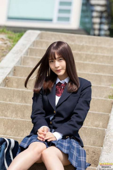 【速報】ＪＫ、商業施設で手マンされてしまうｗｗｗの画像