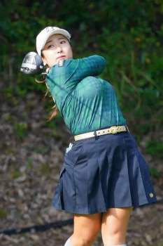 【画像】女子ゴルフ界に巨乳美人ルーキー登場ｗｗｗｗｗｗの画像