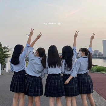【画像】最近のＪＫ、レイプされそうな格好で外出するのが当たり前になるｗｗｗｗの画像