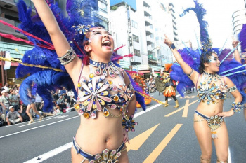 【朗報】大学生のサンバ、エッチすぎて絶賛される!の画像