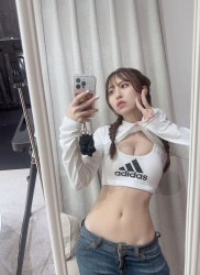【画像】ウエスト細すぎて服が着れないんやけどwwwの画像