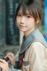 【画像】この美少女のパンツwwwwwの画像