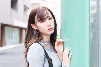 【モー娘】生田えりぽん、暑いからと痴女みたいな格好で街中をぶらつくｗｗｗｗの画像