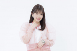 【画像】山岸理子（26）の制服コスプレ、完全に合法ロリで草ｗｗｗの画像