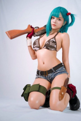 【画像】ドラゴンボール・ブルマのコスプレイヤー、Mihoさんがエチエチ過ぎるwwwの画像