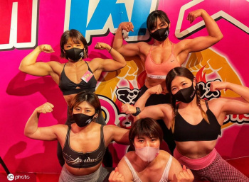 【画像】ムチムチ恵体まんさんだらけのバー、無事発見されるｗｗｗの画像