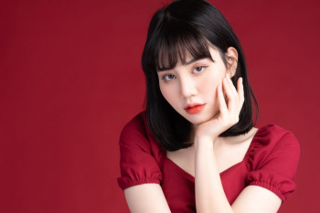 【画像】スーツ姿しか知らなかった彼女との初デートでこれが現れたらｗｗｗｗｗの画像