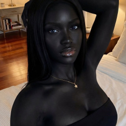 【画像】超美人の黒人さんを発見！の画像