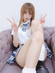 【画像】ギャルさん、寒いのに生足太もも露出ｗｗｗｗの画像