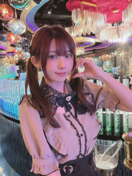 【画像】人気コスプレイヤーえなこさん！？の腋と太ももの画像