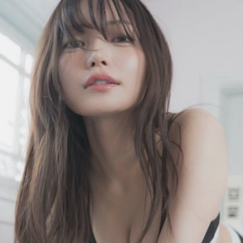 【画像】似鳥沙也加さん（３０）、ケツが行方不明ｗ ｗ ｗの画像