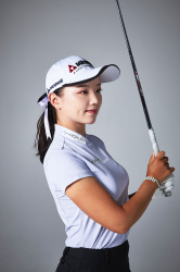 【画像】女子ゴルファーさん、乳がパンパンｗｗｗの画像