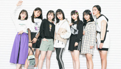 【画像】女子中学生さん、クラスメイトのチビ男子をイジめてしまう…の画像