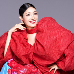 【画像】若い頃のアンミカさん、めちゃくちゃ美人だったwwwの画像