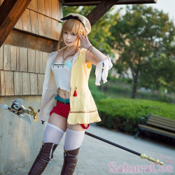 【画像】コスプレイヤーさん、完全にライザになるｗｗｗの画像