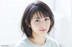 【画像】浜辺美波さん、顔毛が見えるドアップ写真をアップするｗｗｗｗの画像